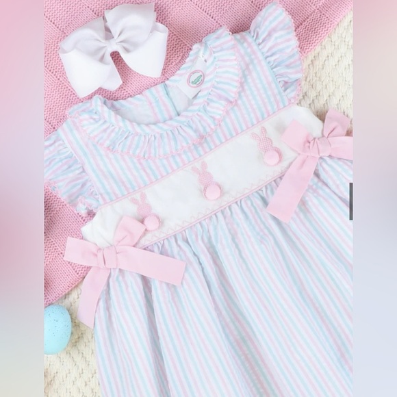 Southern Smocked Co Embroidered Cottontail Bunny Dress Pink/Aqua Seersucker 5Y - Picture 2 of 3